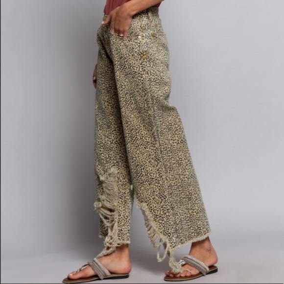 🔥TRENDY LEOPARD WIDE LEG DISTRESSED PANTS - Picture 4 of 6